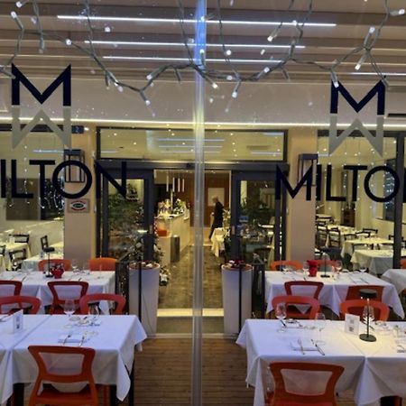 Hotel Ristorante Milton Varazze Exteriör bild