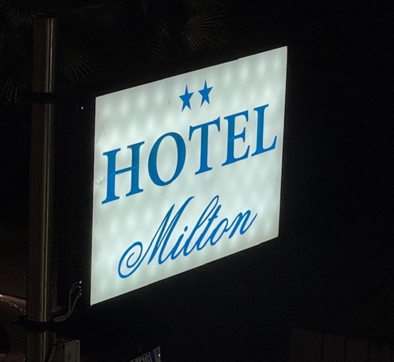 Hotel Ristorante Milton Varazze Exteriör bild
