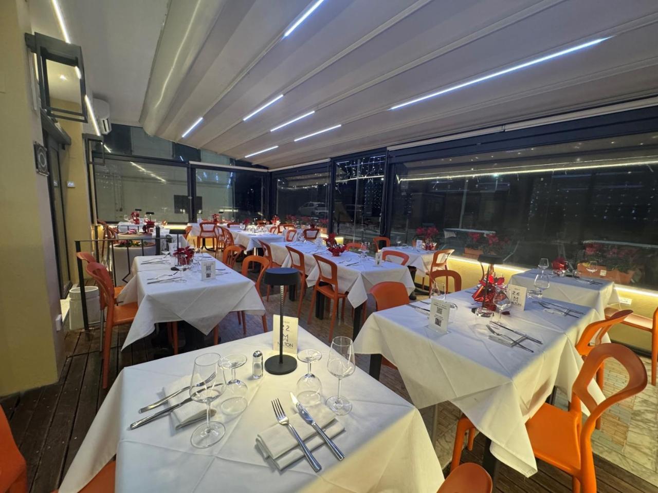Hotel Ristorante Milton Varazze Exteriör bild