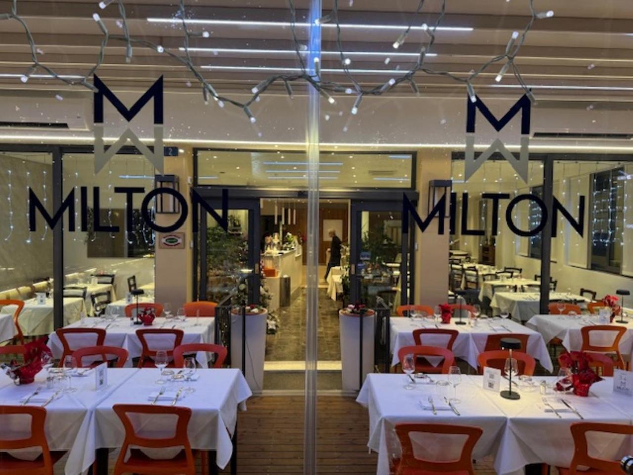 Hotel Ristorante Milton Varazze Exteriör bild