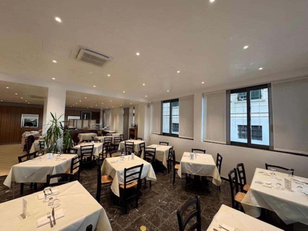Hotel Ristorante Milton Varazze Exteriör bild