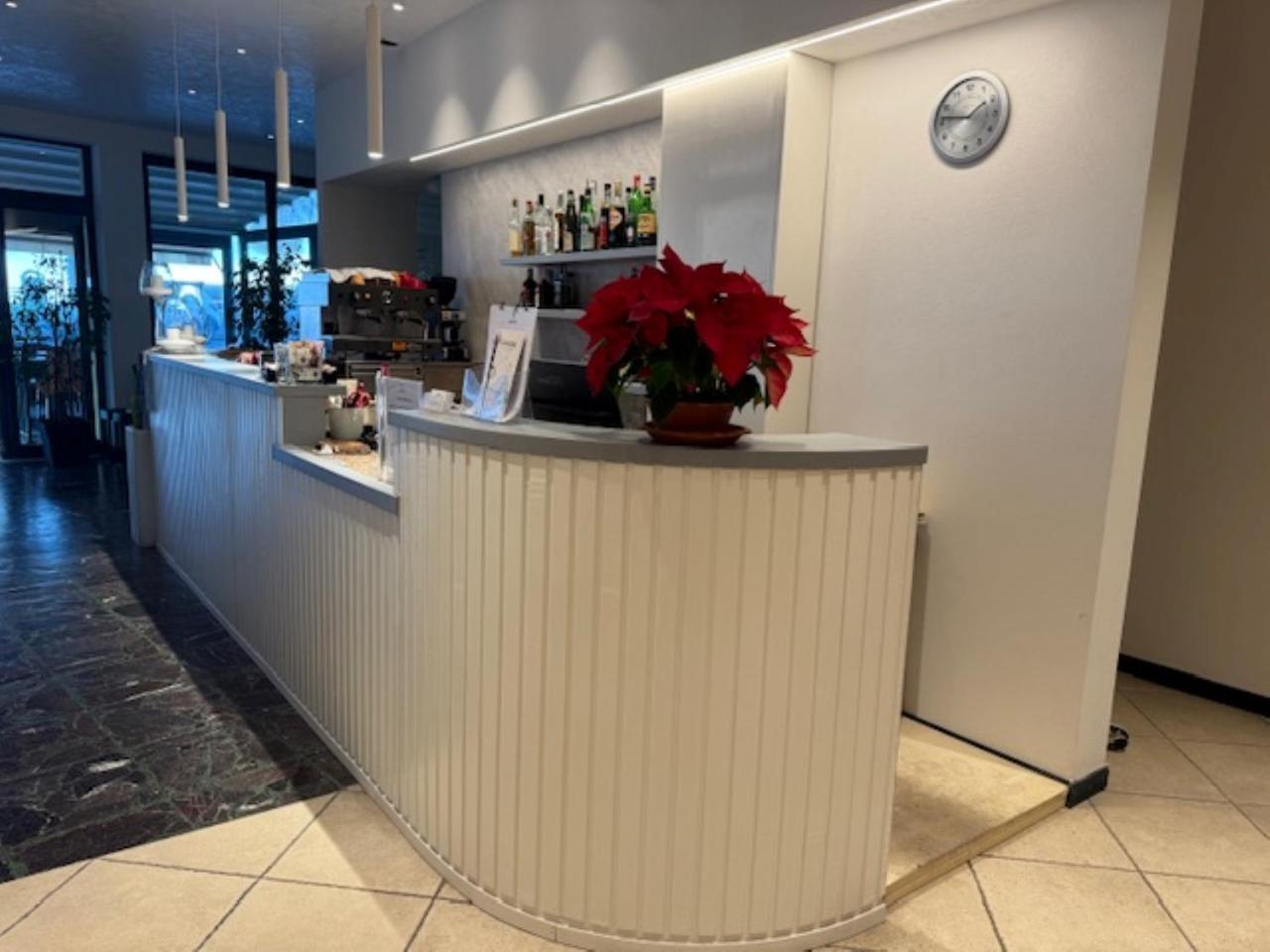 Hotel Ristorante Milton Varazze Exteriör bild