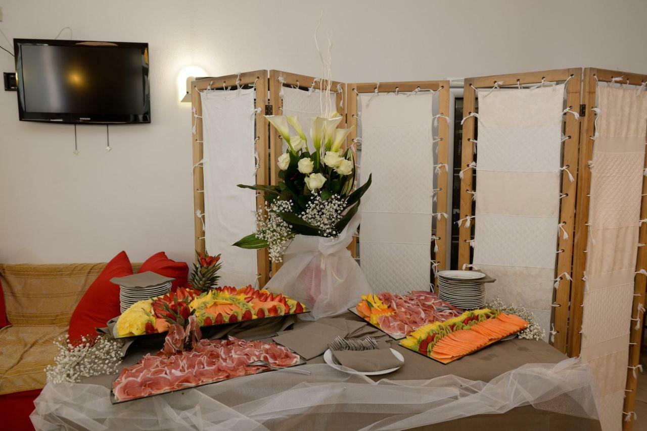 Hotel Ristorante Milton Varazze Exteriör bild